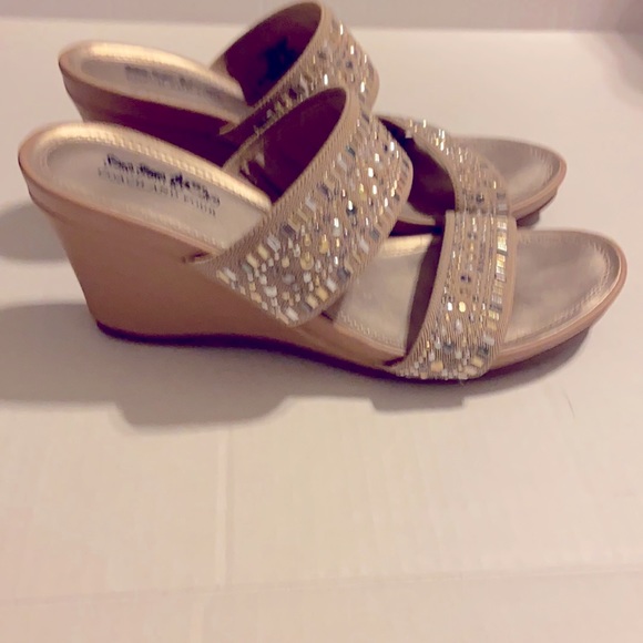 Coach and Four Shoes Coach Four Sandals Womens Size 8 Coach and Four Shoes Coach Four Sandals Womens Size 8